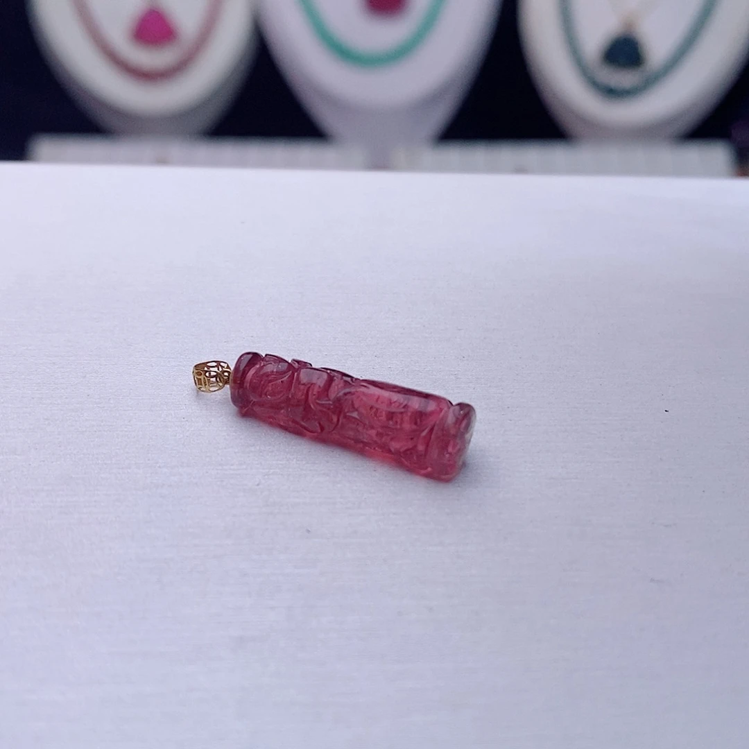 碧玺颈饰18K金镶嵌碧玺龙柱吊坠