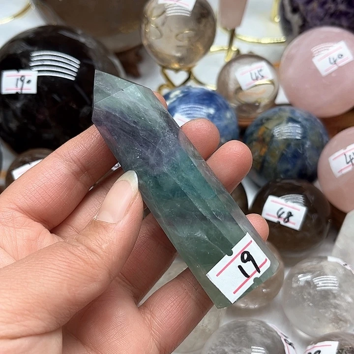 萤石122克萤石柱子未镶嵌