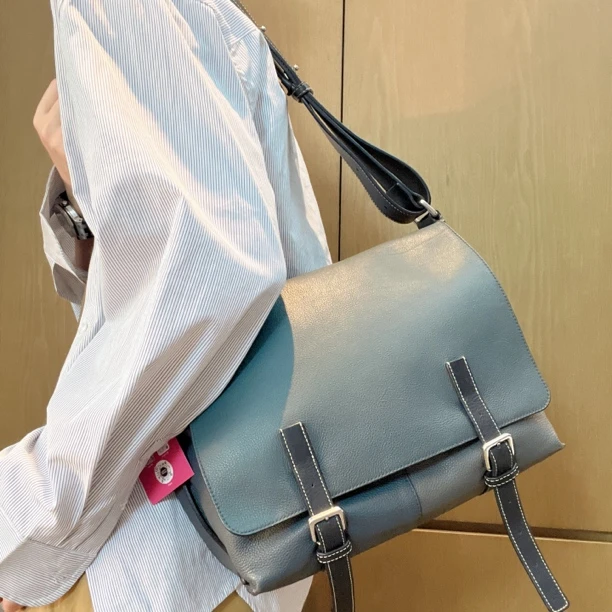 95新 Prada/普拉达 【涛】57BJM0 单肩斜挎双扣邮差