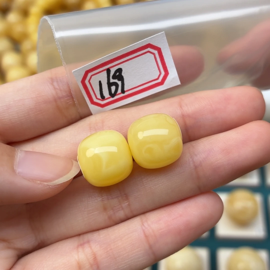 ****淅蜜蜡未镶嵌裸石蜜蜡