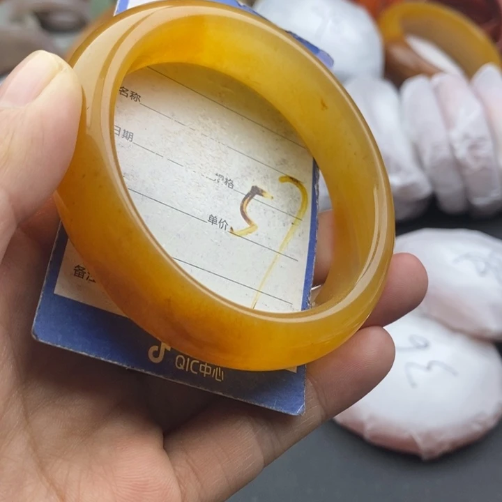 石英质玉未镶嵌手镯