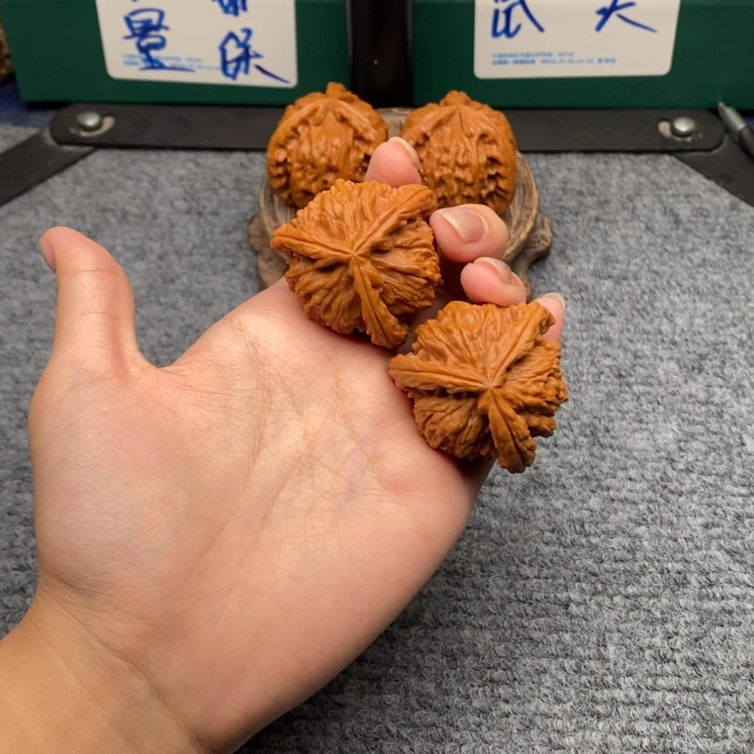 【闪购商品】吊坠文玩核桃一***白