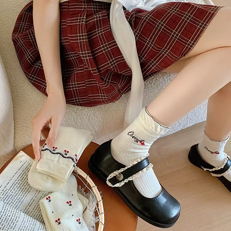 ins潮韩系日系可爱棉袜女中长筒百搭袜