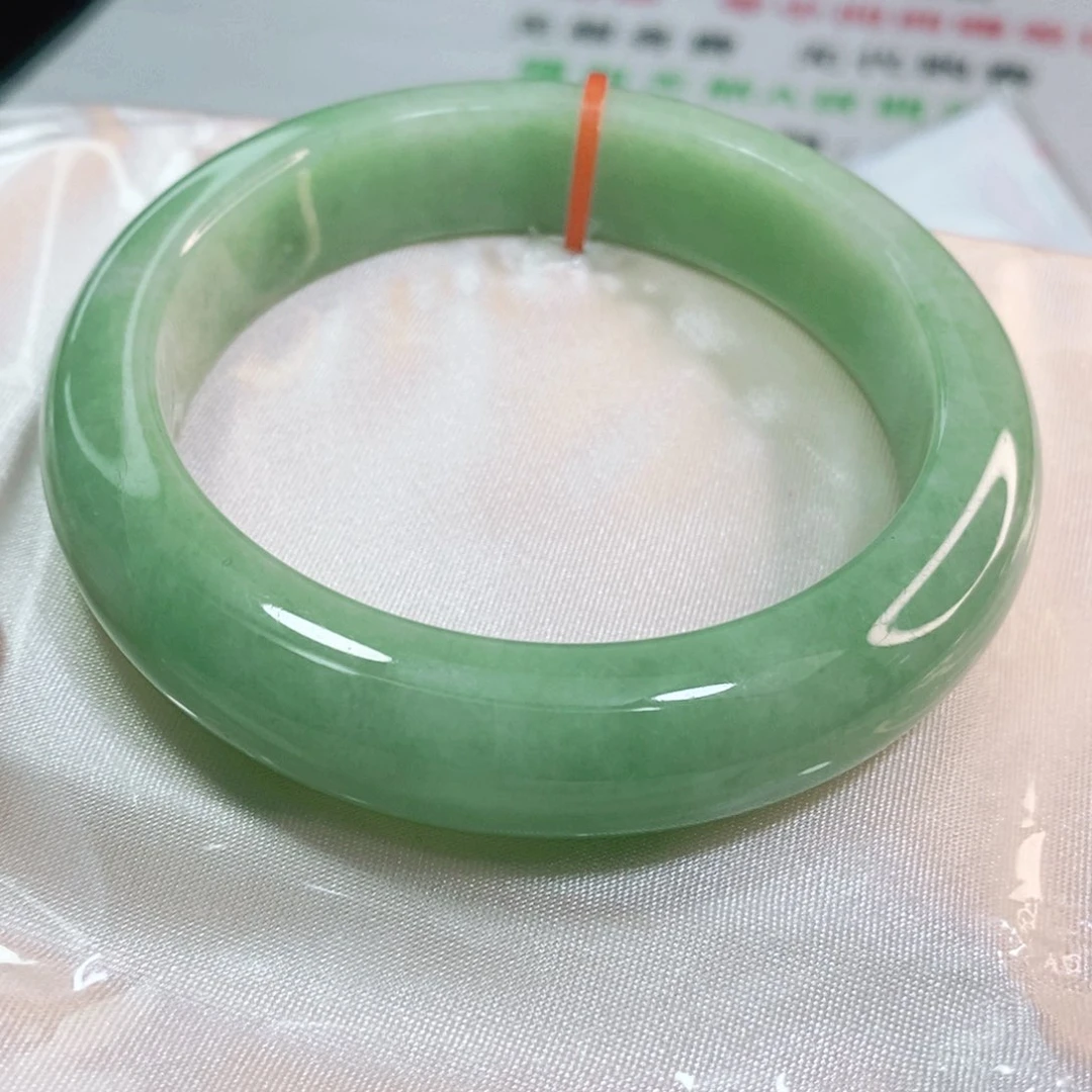 翡翠手镯未镶嵌56.5圈口