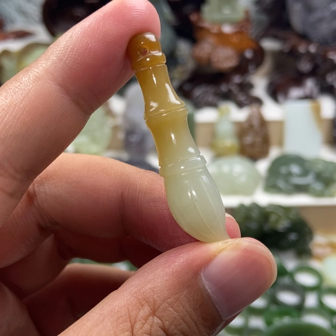 【闪购商品】吊坠(不含链)未镶嵌和田玉