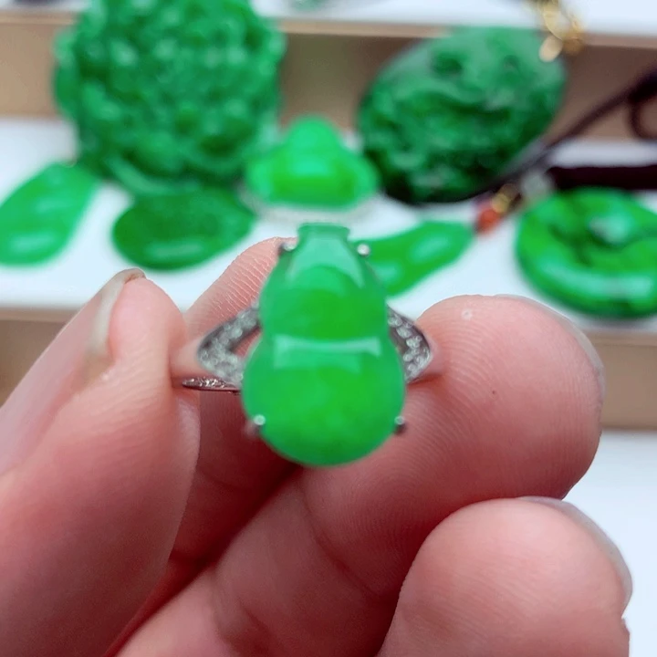 翡翠未镶嵌戒指戒指