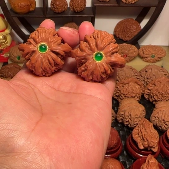 文玩核桃把件宫灯