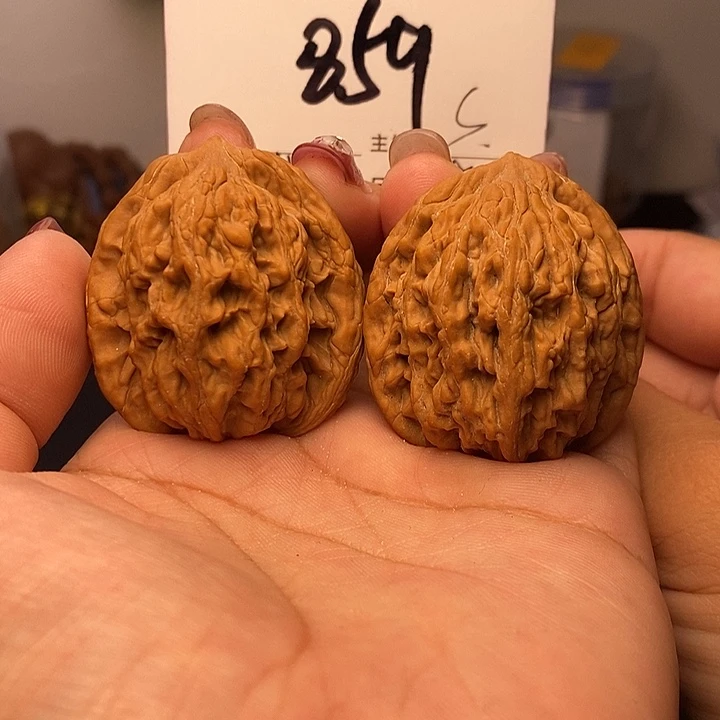 金***s吊坠桃核虎头39无刀痕s