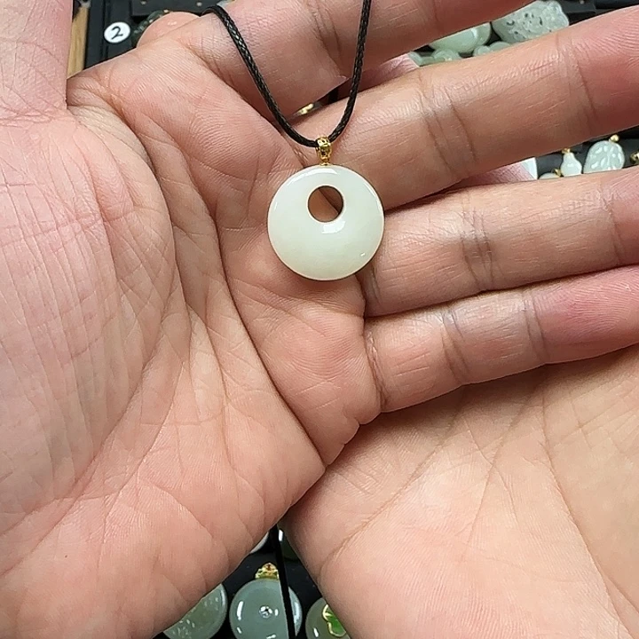 和田玉吊坠(不含链)18K金镶嵌