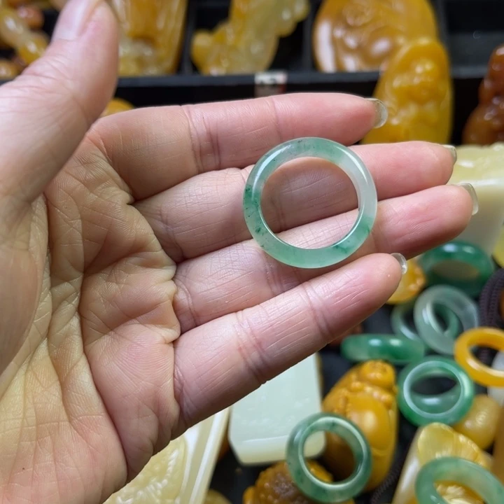 石英质玉项链未镶嵌森*