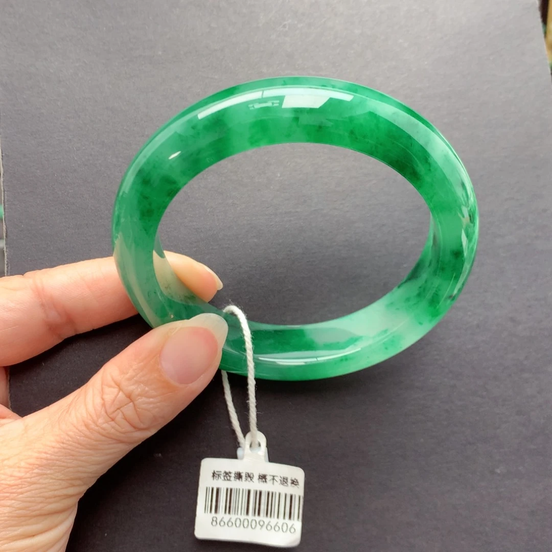 未镶嵌手镯石英质玉