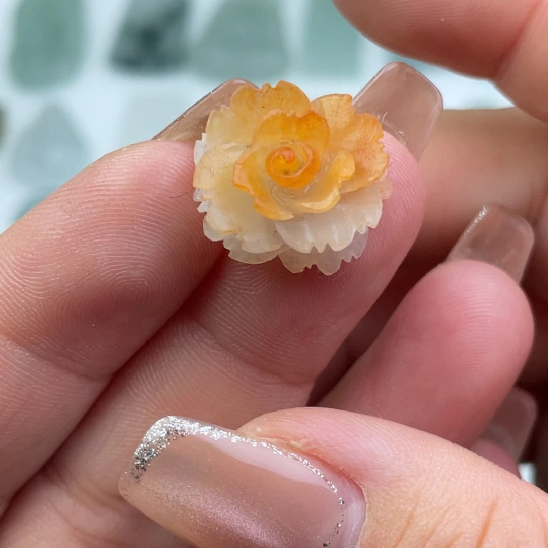 定制翡翠未镶嵌牡丹花