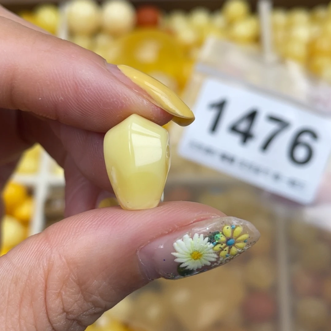 未镶嵌蜜蜡珠宝奇石蹦口10.2