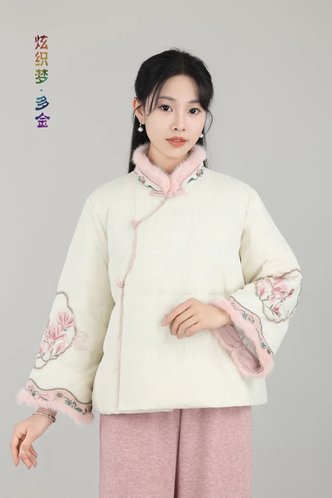 炫织梦多金24年新款斜襟立领水貂毛袖口花窗刺绣国风保暖90羽绒服
