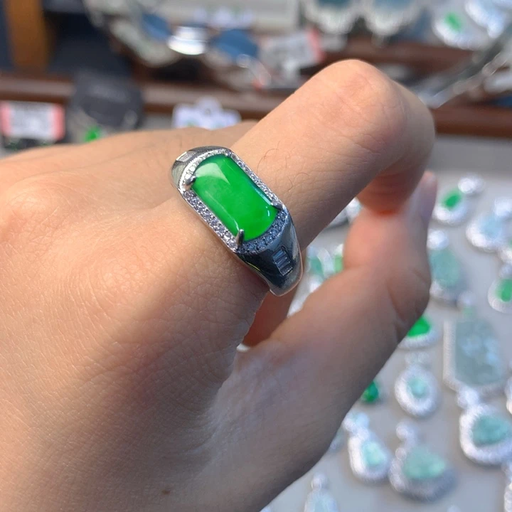 翡翠未镶嵌戒指戒指