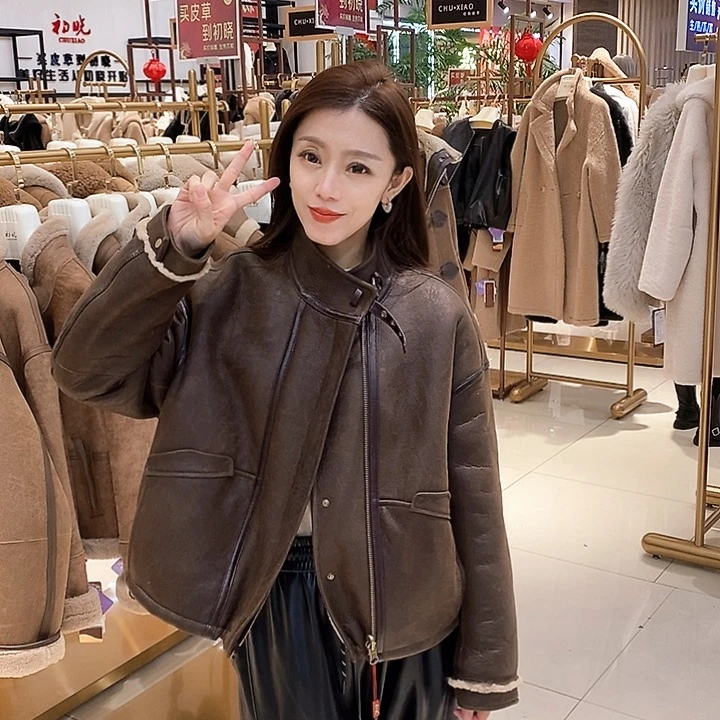 初晓皮草女装外套