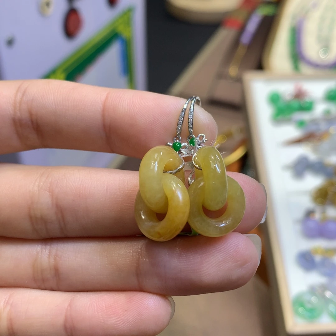 翡翠18K金镶嵌颈饰翡翠