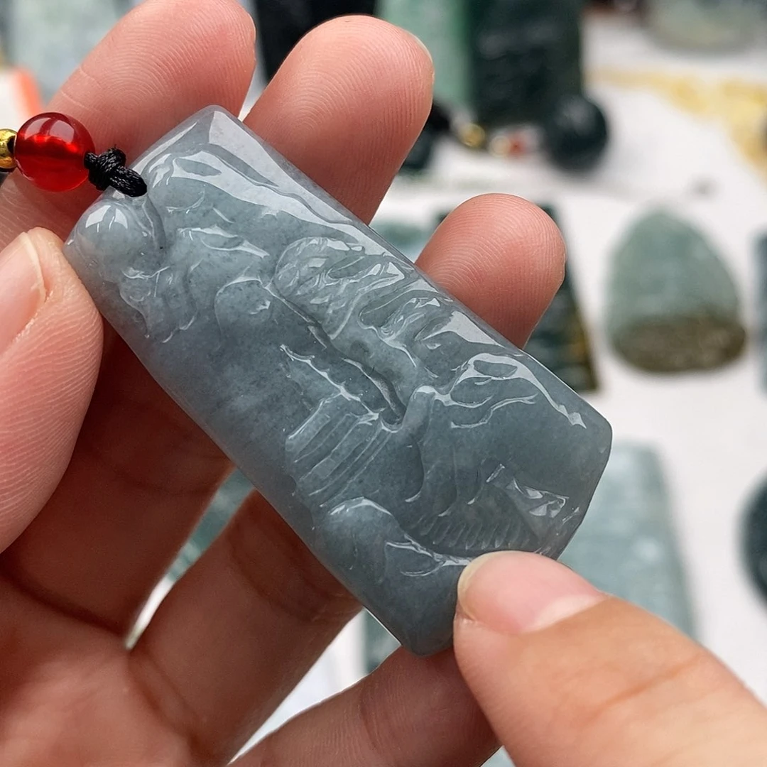 翡翠未镶嵌颈饰一
