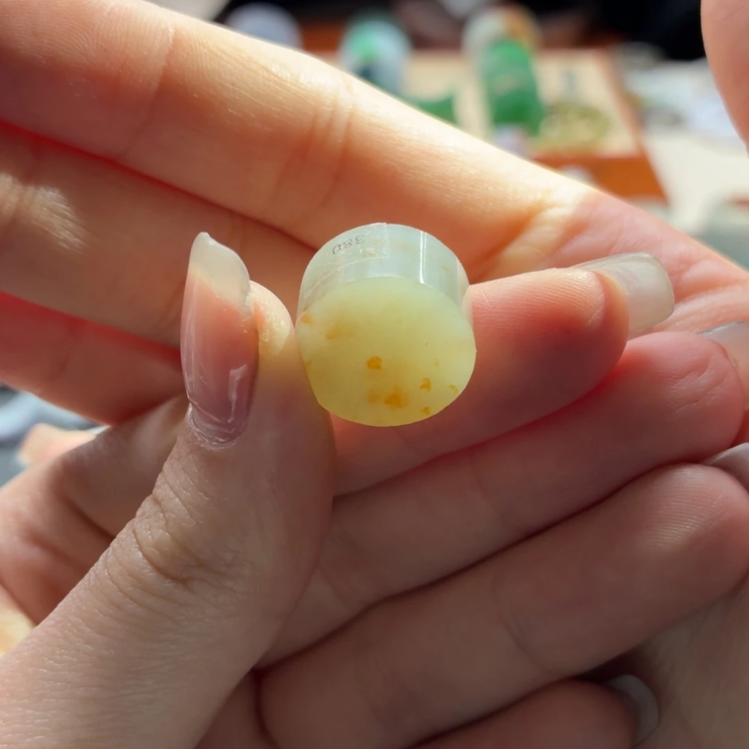 未镶嵌定制翡翠桃胶炖奶戒指心