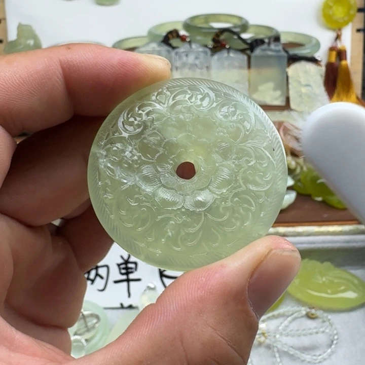 未镶嵌蛇纹石玉颈饰