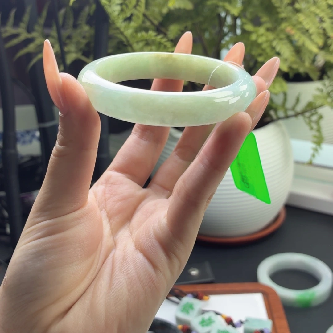 未镶嵌手镯翡翠手镯