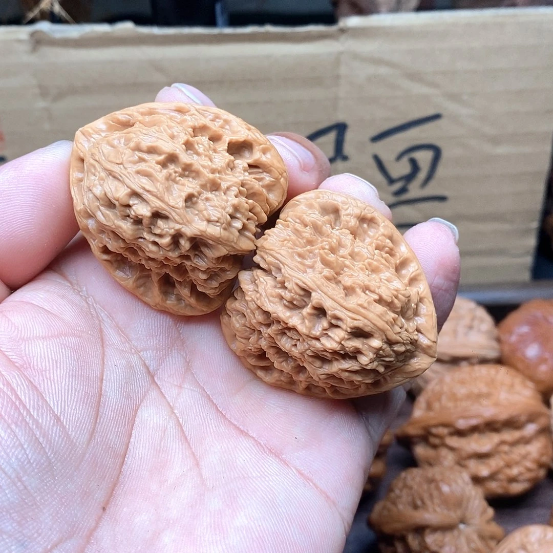 一***秋把件文玩核桃40三角疆……