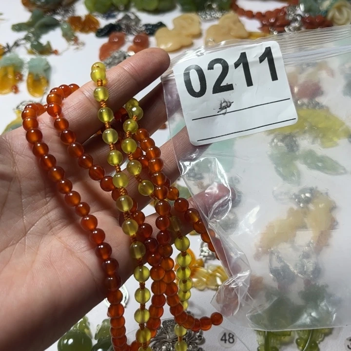 荣***店蛇纹石玉未镶嵌把件