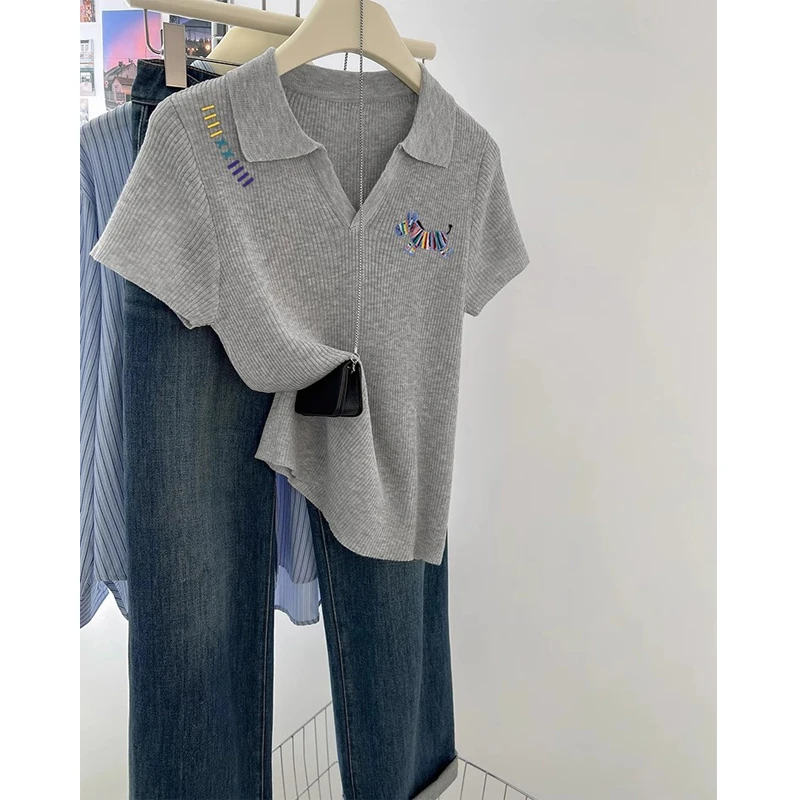 大码灰色polo领小马刺绣针织短袖t恤女夏季新款正肩显瘦百搭上衣