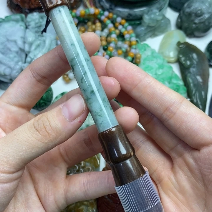 颈饰未镶嵌翡翠吊坠