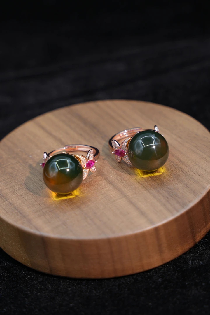 15+蓝珀圆珠蝴蝶戒指多样性发一件JJR6925929