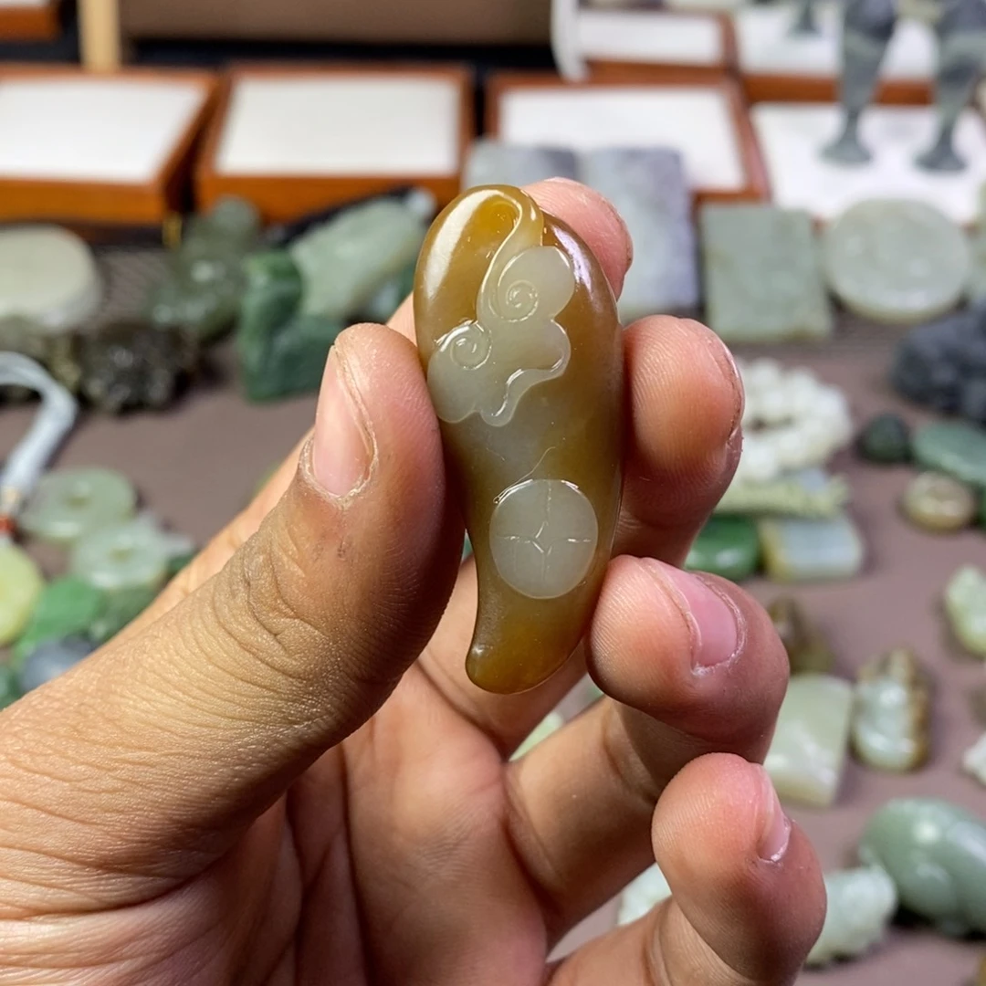 和田玉颈饰未镶嵌