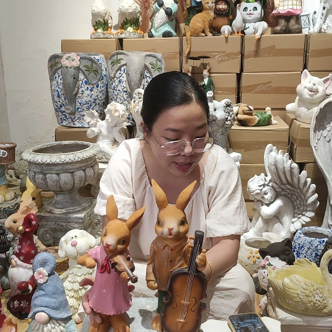 合成树脂树脂拉琴兔子一对