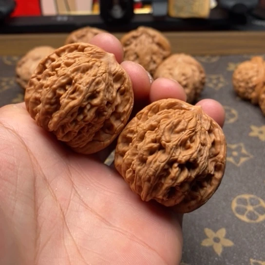 文玩核桃把件虎头