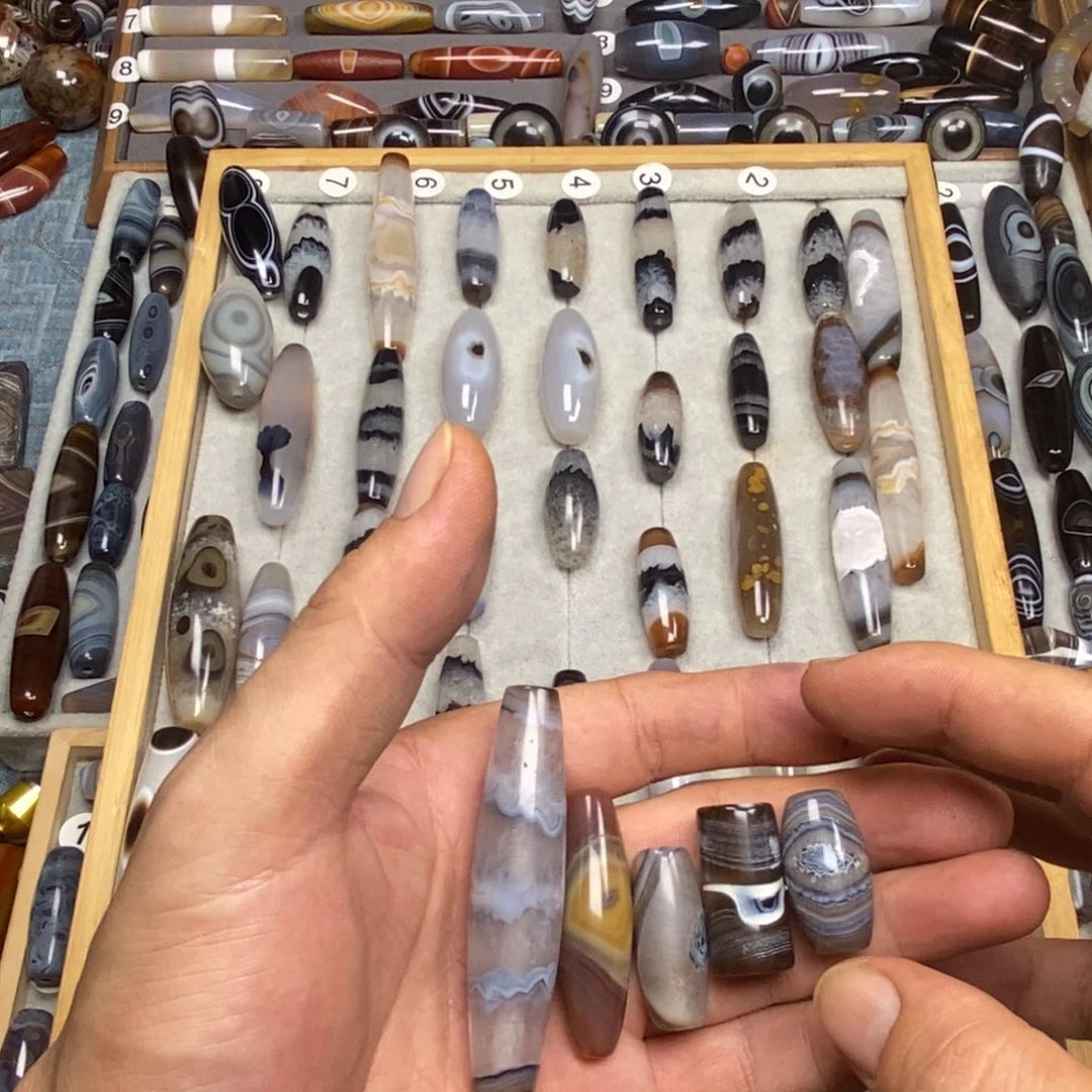 未镶嵌玛瑙/玉髓珠宝半成品重*