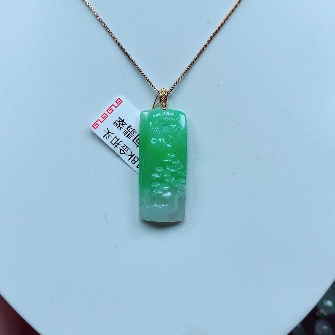 翡翠颈饰18K金镶嵌天然翡翠A货