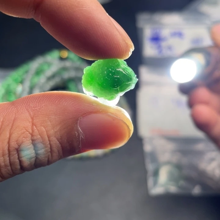 定制翡翠未镶嵌翡翠金蟾