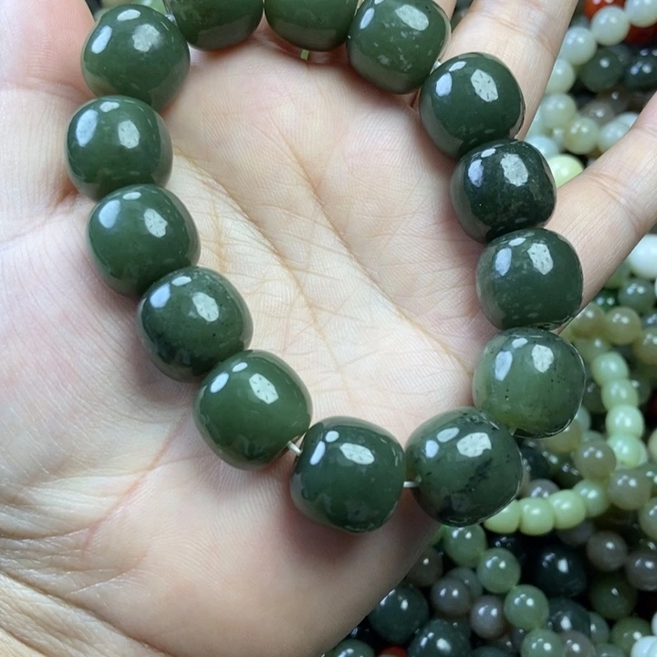 颈饰未镶嵌和田玉卡16