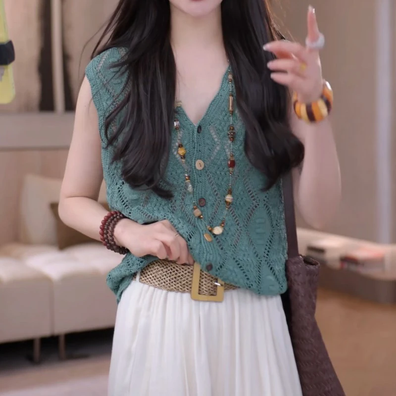 时尚轻薄马甲2025春夏新款百搭显瘦气质镂空度假感针织马甲