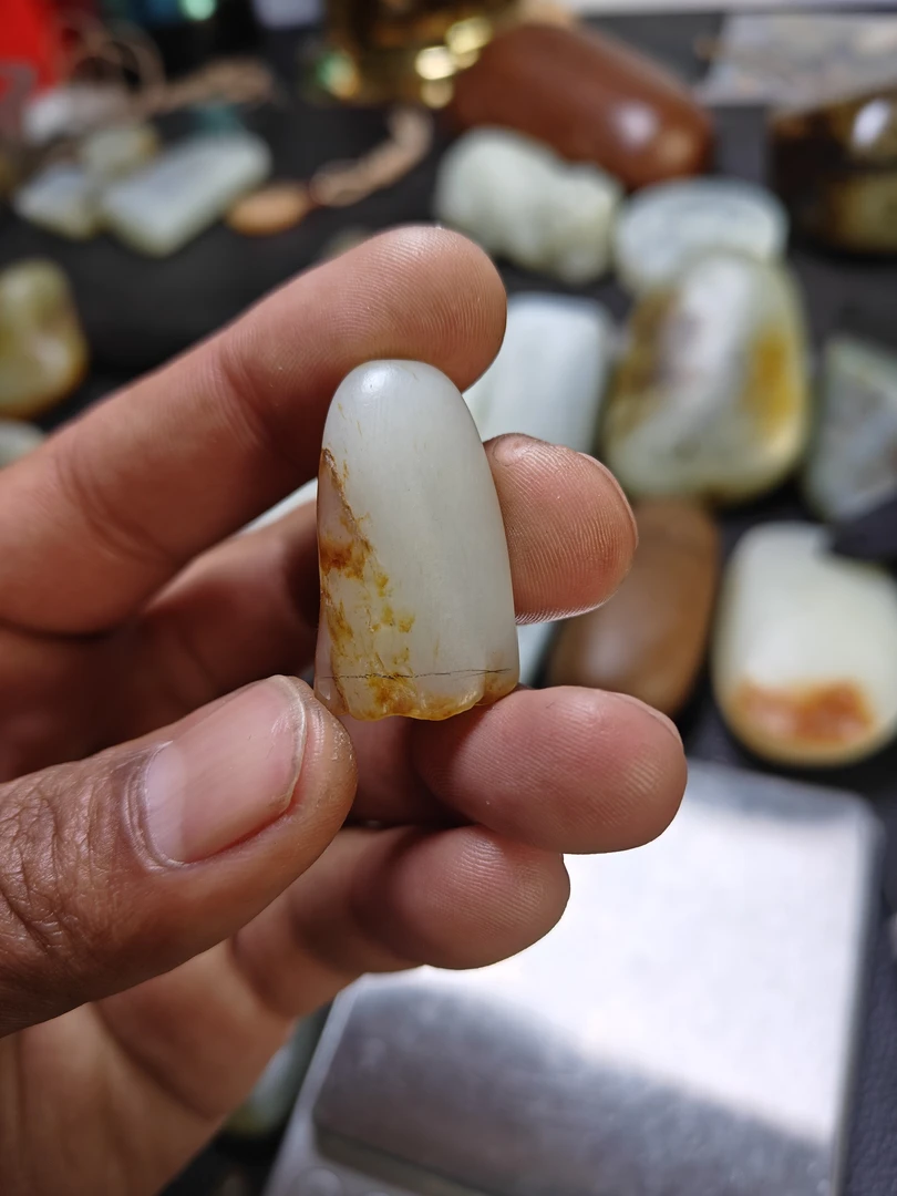 新疆和田玉原石定制