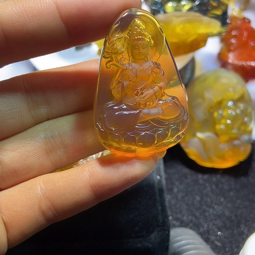 琥珀颈饰未镶嵌大势至