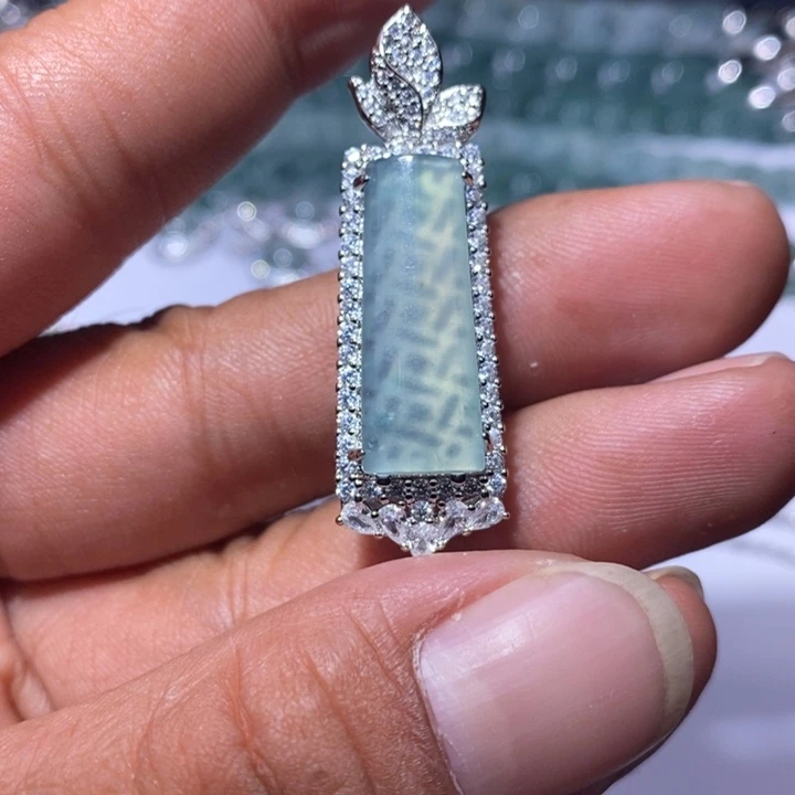 翡翠未镶嵌颈饰天然翡翠