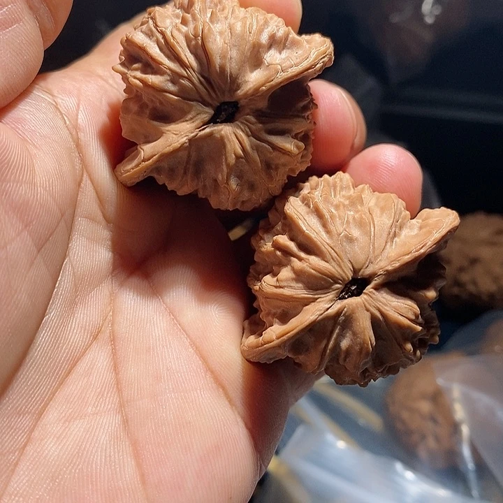 【闪购商品】文玩核桃吊坠岩****?公子帽