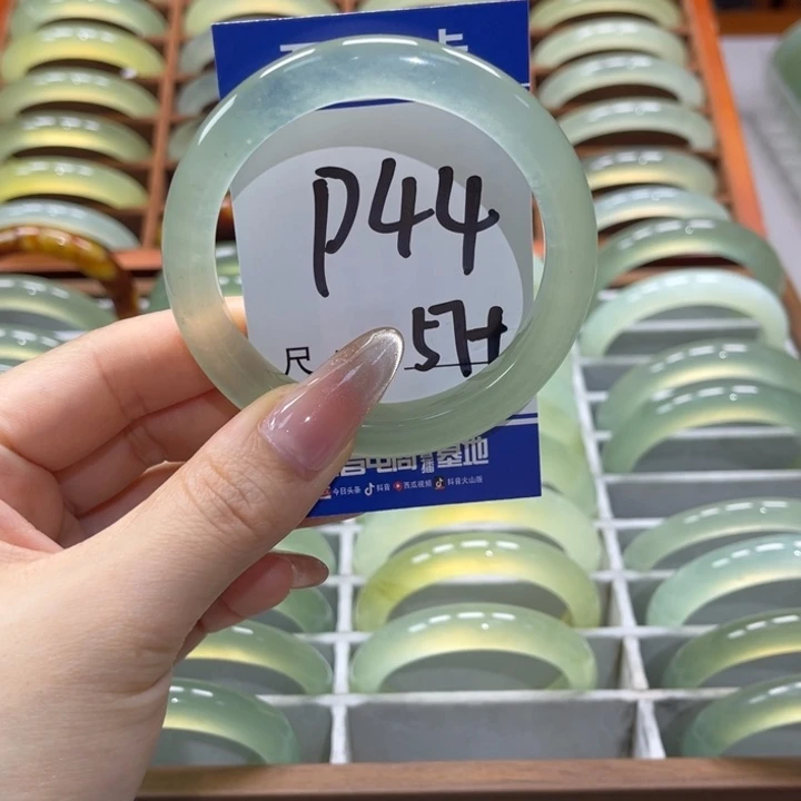 岫玉手镯未镶嵌你****