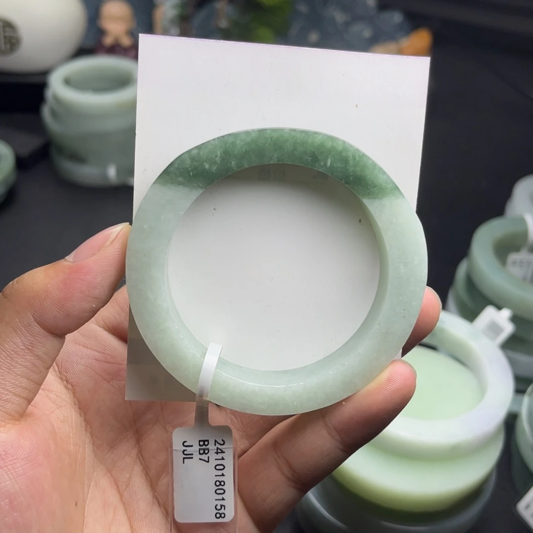 未镶嵌手镯定制翡翠