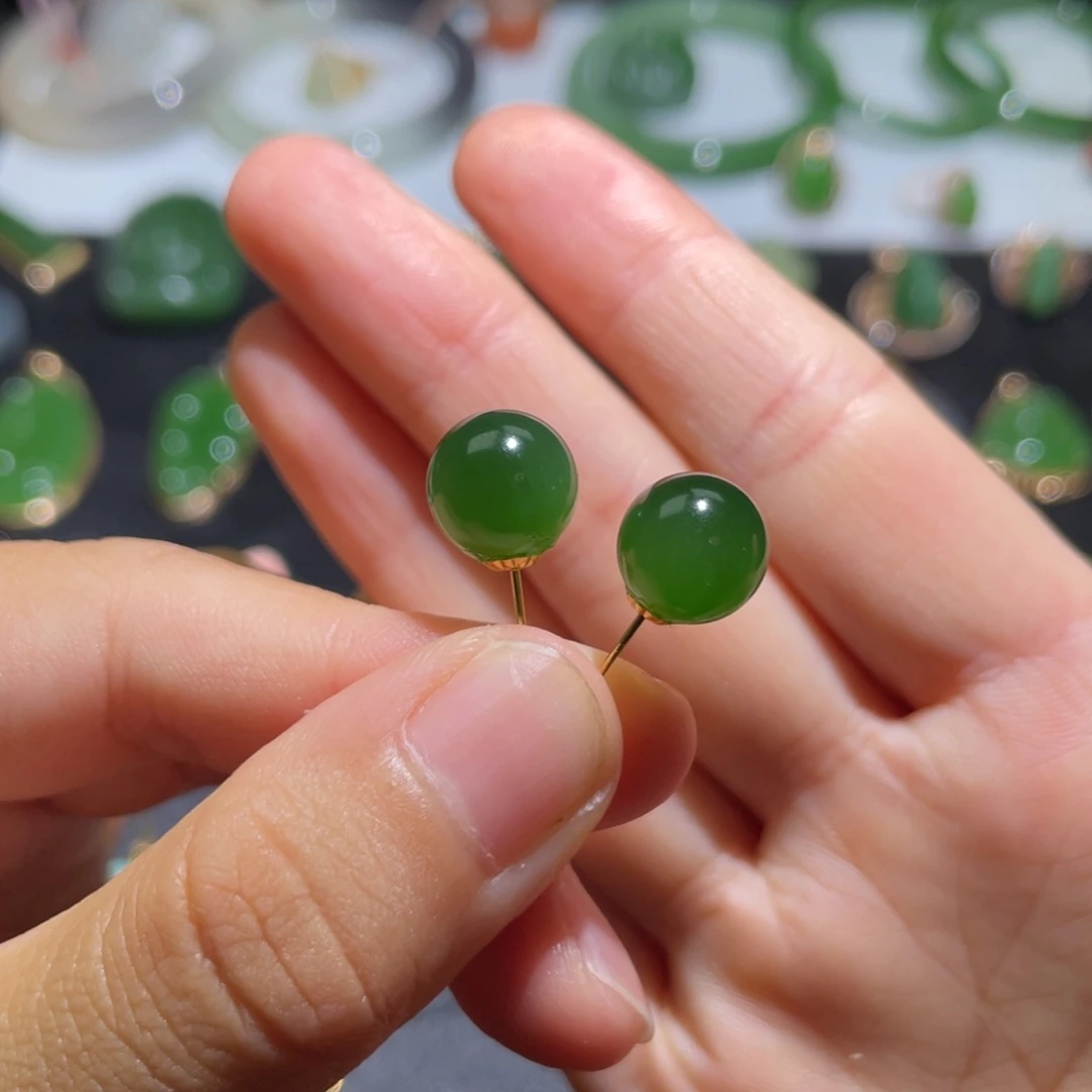 和田玉18K金镶嵌耳饰