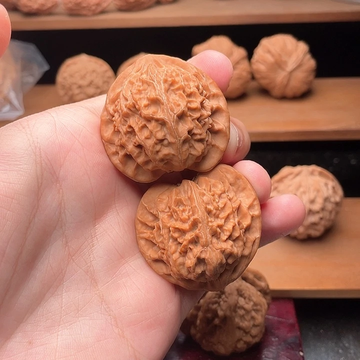 吊坠文玩核桃41全品毕业红皮桃心宫灯