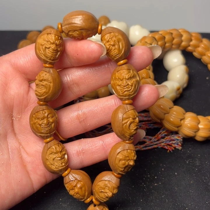 橄榄核手串包衣恶僧