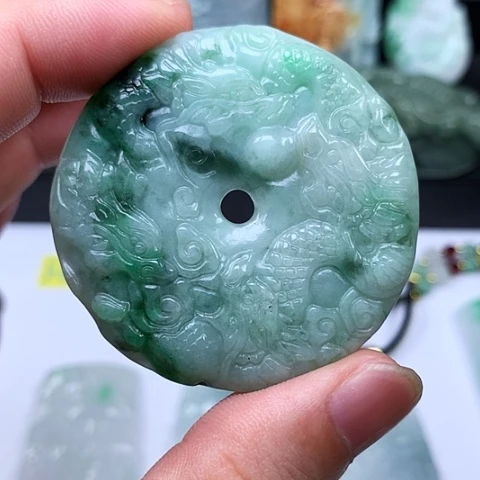 定制翡翠未镶嵌九龙扣