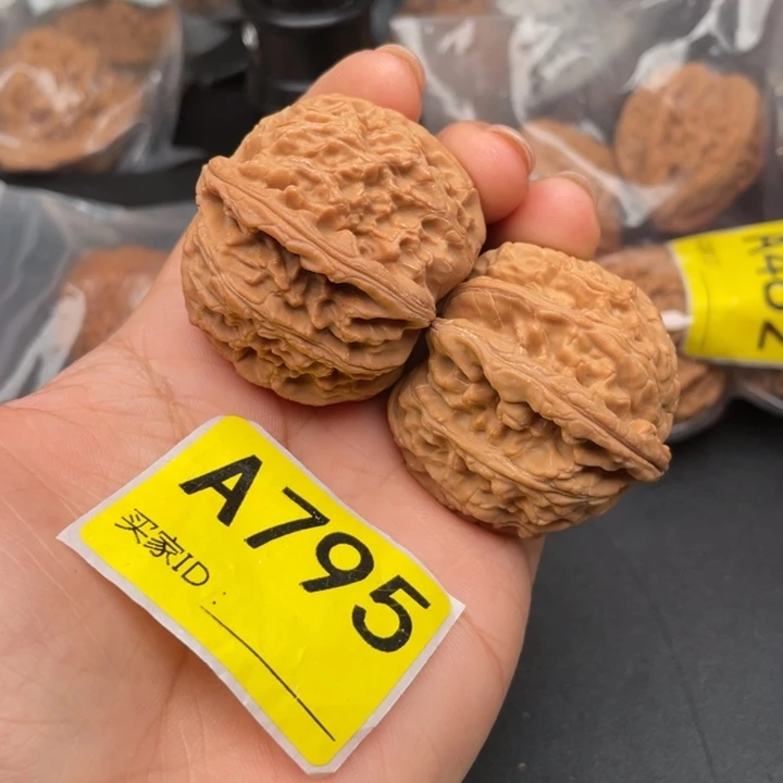 文玩核桃吊坠核桃