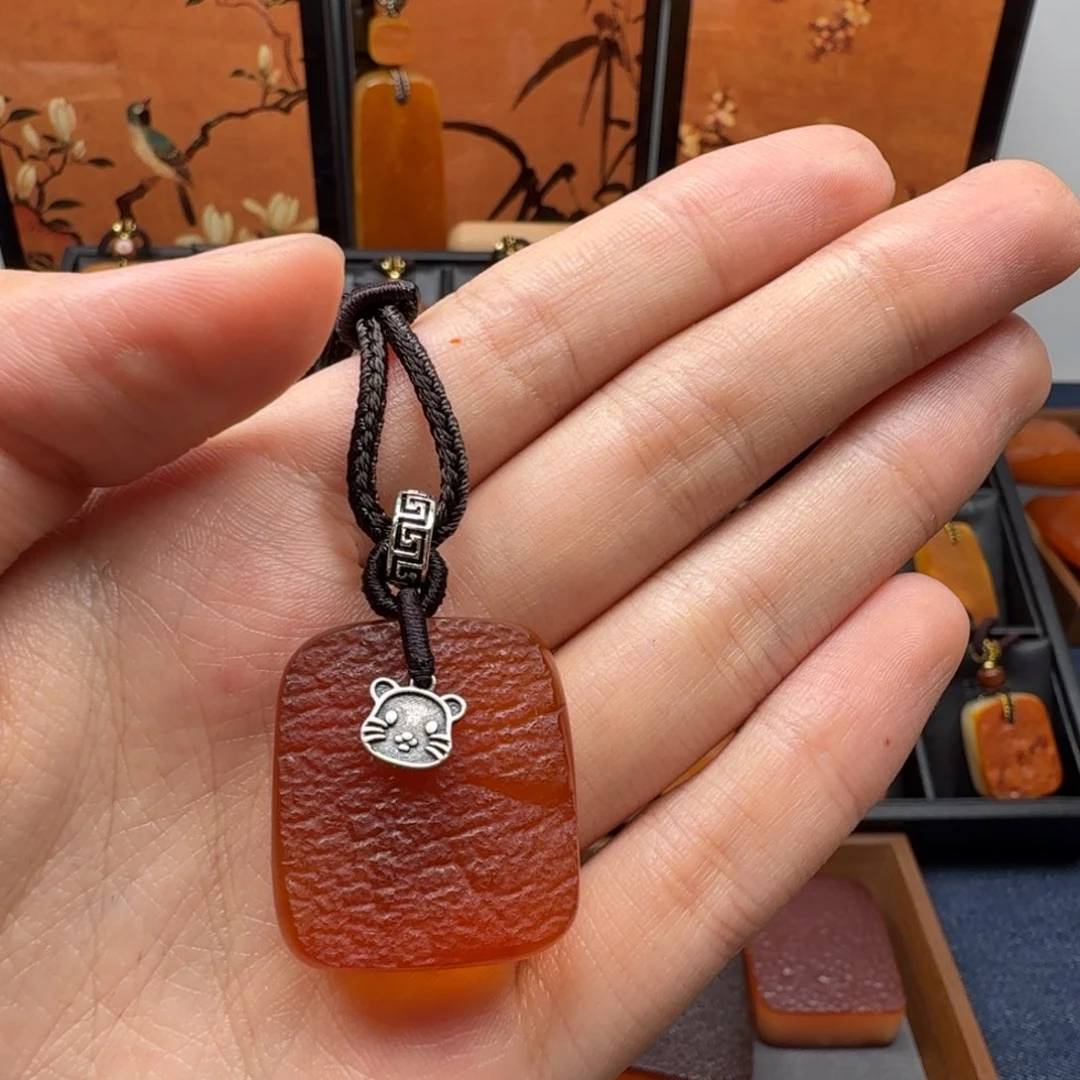 蜜蜡未镶嵌吊坠(赠链)